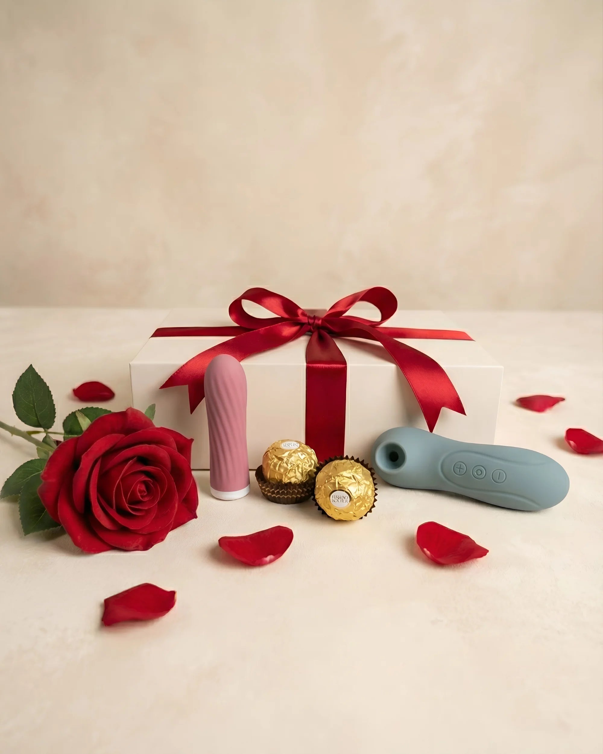 Idée cadeau Saint Valentin pour elle : coffret Self Love avec rose, chocolats et accessoires bien-être